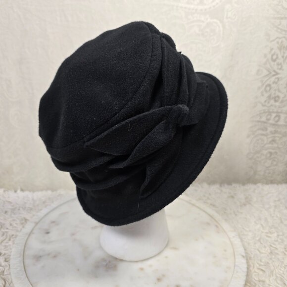 Hats Scarves and More Vintage Style Black Cloche Hat - Picture 2 of 7